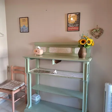 Petit La Vigne Est Belle - 2 Etoiles- Sud Charente Διαμέρισμα