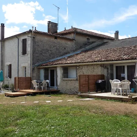 Petit La Vigne Est Belle - 2 Etoiles- Sud Charente *